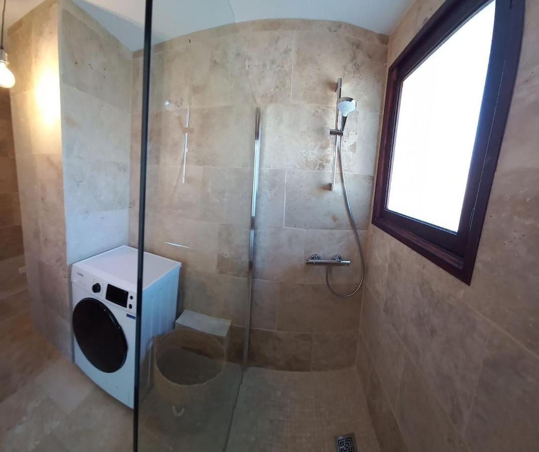 Loft Climatise "La Pinede", 50 M2, Tres Calme, 5 Mn A Pied Des Plages, Lit King Size La Seyne-sur-Mer Exterior foto